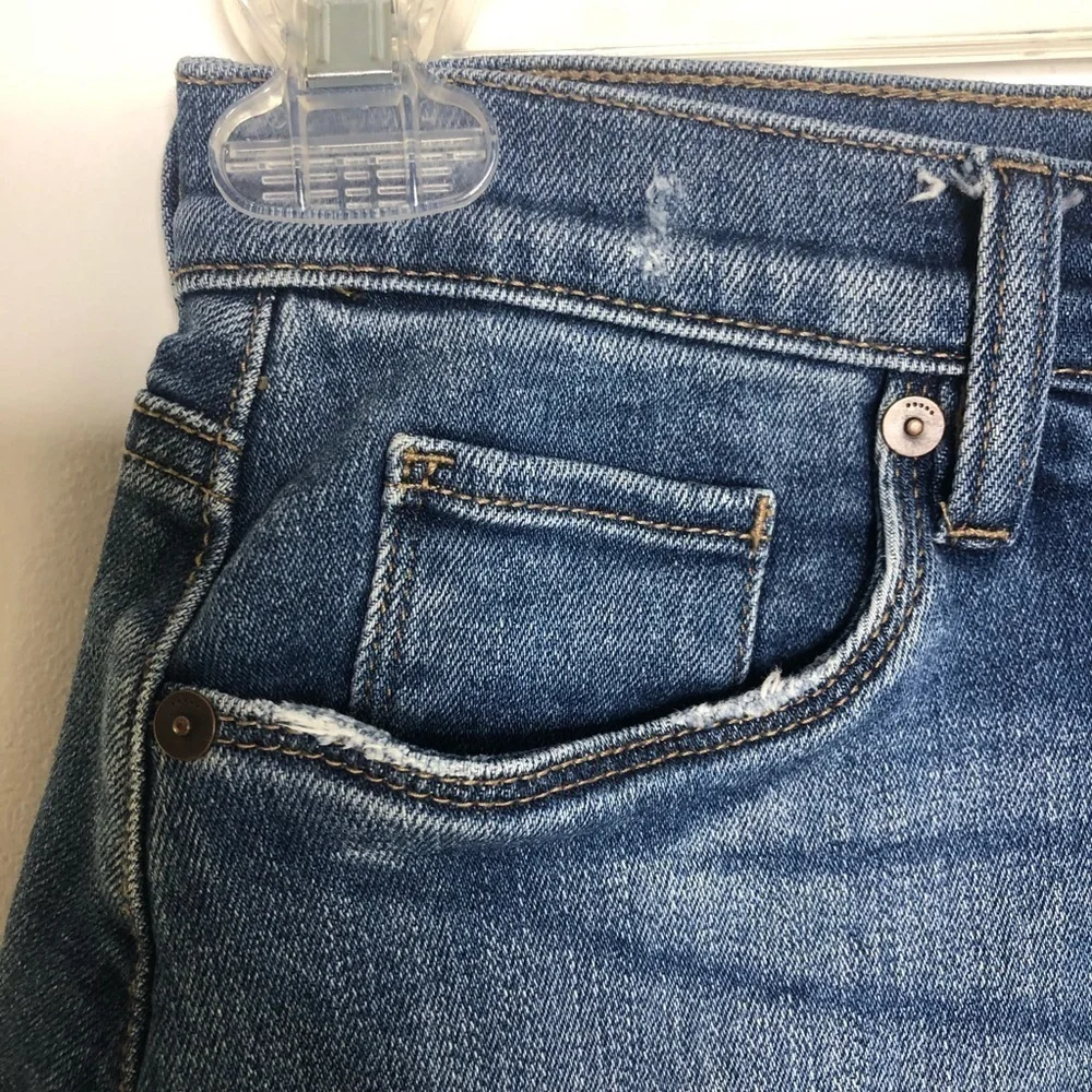 Blank NYC women’s blue denim jean frayed mini skirt size 25 waist = XS